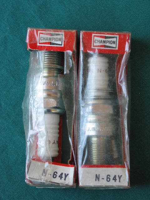 Champion N64Y Racing Spark Plugs / set of 2